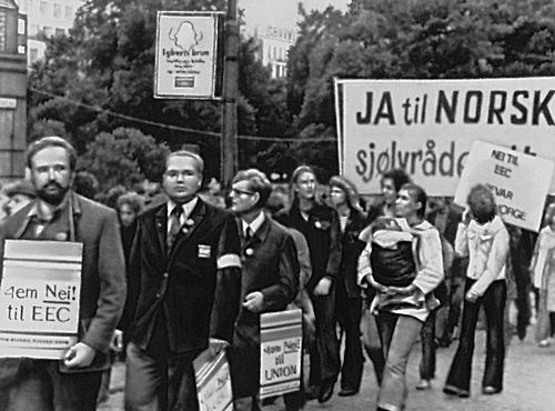 Демонстрация протеста против планов присоединения Норвегии к Европейскому экономическому сообществу. Осло. 1972.