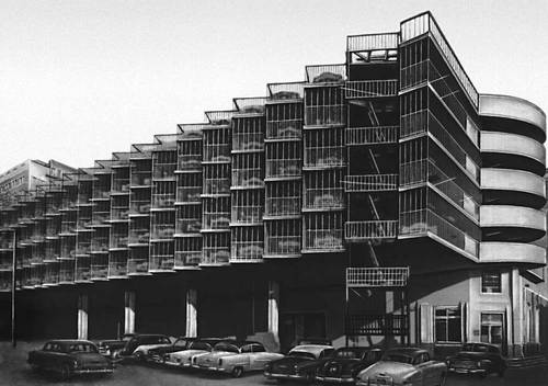 Рис. 2. Гараж-стоянка на 550 автомобилей в г. Солт-Лейк-Сити (США). 1950-е гг. Архитектор Л. Фаррант.