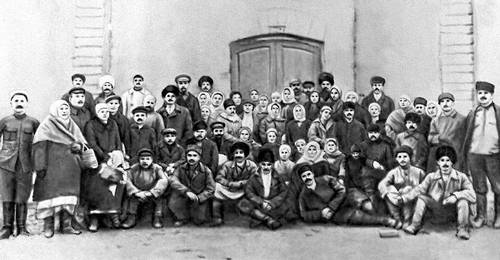 Участники рабочих забастовок 1910—11 на фабрике «Каспийская мануфактура», г. Петровск-Порт.