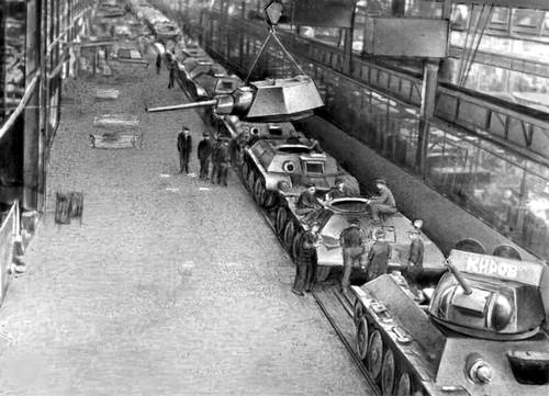 Великая Отечественная война 1941—45. Цех танкового завода.