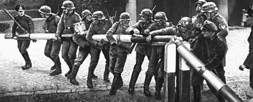 Польша в 1939—45. Немецко-фашистские оккупанты на государственной границе Польши. Сентябрь 1939.