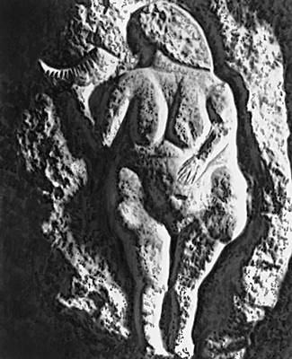 «Женщина с кубком». Известняковый рельеф (из Лосселя, департамент Верхние Пиренеи, Франция). Верхний палеолит. Музей изящных искусств. Бордо.