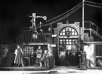 Сцена из спектакля «Огненный мост» Б. С. Ромашова. Малый театр. 1929.