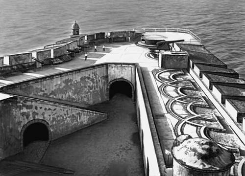 Крепость «Эль Морро» в городе Сан-Хуан. Построена в конце 16 в. Для защиты города от нападения с моря.