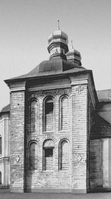 Церковь Спаса на Берестове в Киеве. Между 1113 и 1125. Южный фасад.