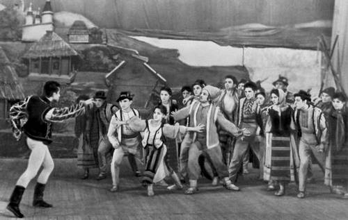 Сцена из балета «Рассвет» В. Г. Загорского. Молдавский театр оперы и балета. 1960.