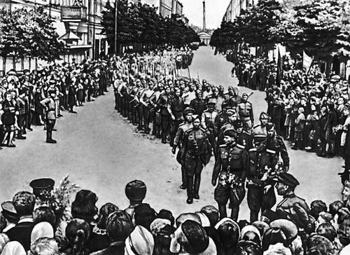 Встреча воинов 16-й литовской дивизии в Вильнюсе. 1944.