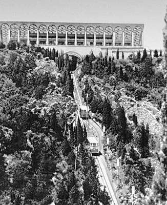 Тбилиси. Верхняя станция фуникулера на горе Мтацминда. 1938. Архитекторы З. и Н. Курдиани, соавтор А. В. Валобуев.