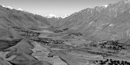 Долины. Троговая долина р. Ванч (Западный Памир).