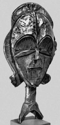 Антропоморфная фигура. Дерево, медь. Габон (народ бакота). Музей Гиме. Париж.