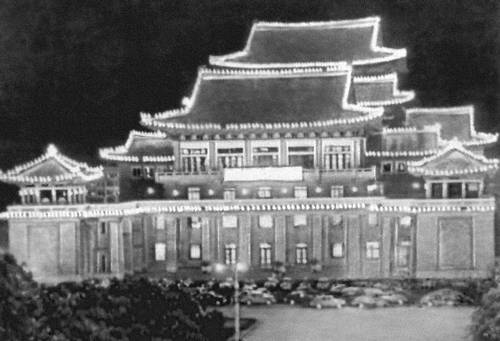 Здание Большого театра в Пхеньяне.
