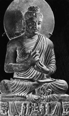 Статуя Будды из Шахри-Бахлола (Пакистан). Камень. 1—2 вв. Пешаварский музей.