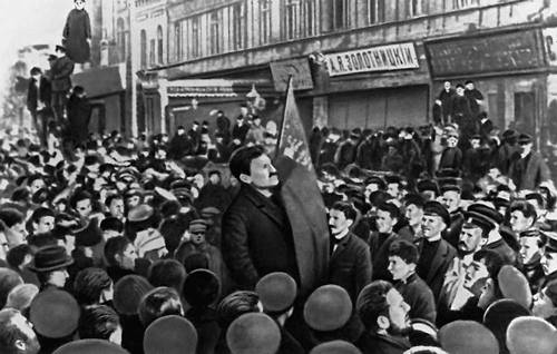 Выступление большевика А. Г. Шлихтера перед демонстрантами в Киеве. Октябрь 1905.