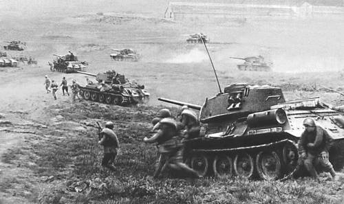 Танки наступают под Одессой. 3-й Украинский фронт. Апрель 1944.