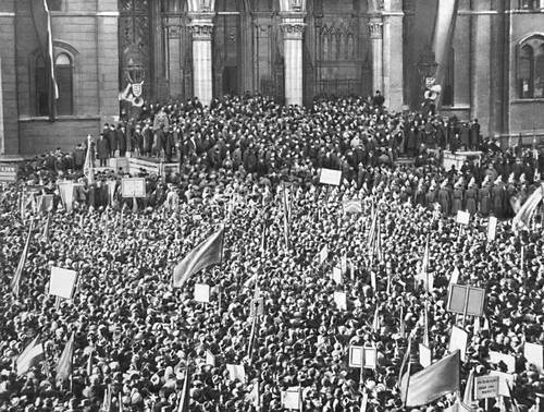 Провозглашение республики 1 февраля 1946. Будапешт.