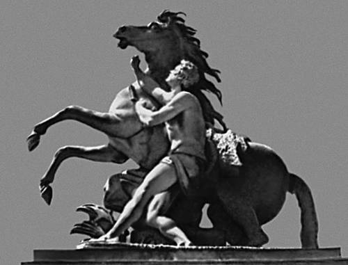 Скульптура. Г. Кусту Старший (Франция). «Укротитель коня». Группа для дворца в Марли. Мрамор. 1740—45. Площадь Согласия. Париж.