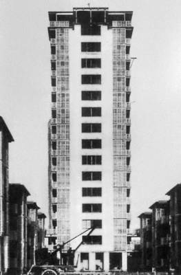 М. Лодс (совместно с Э. Бодуэном). Жилой комплекс Ла Мюэт в Драней (близ Парижа). 1933—34.
