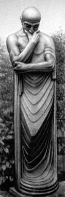 «Мысль». Гоббро, порфир. 1911—13. В 1955 установлена на могиле С. Д. Меркурова на Новодевичьем кладбище в Москве.