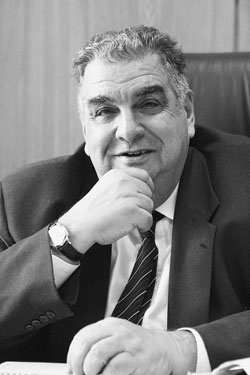 АГАНБЕГЯН Абел Гезевич