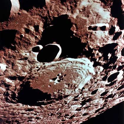 КРАТЕРЫ на обратной стороне Луны, сфотографированные с Аполлона-11.