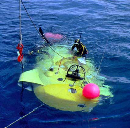 ПОГРУЖНОЙ АППАРАТ французского исследователя подводного мира Ж.-И.Кусто, на котором он в 1956 впервые опустился на глубину 300 м.