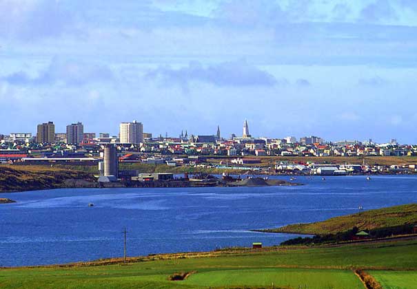 РЕЙКЬЯВИК - столица и главный порт Исландии