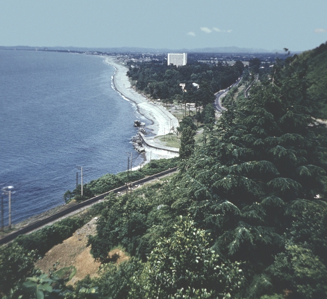 Черноморское побережье в районе курорта Цихисдзири (Грузинская ССР)