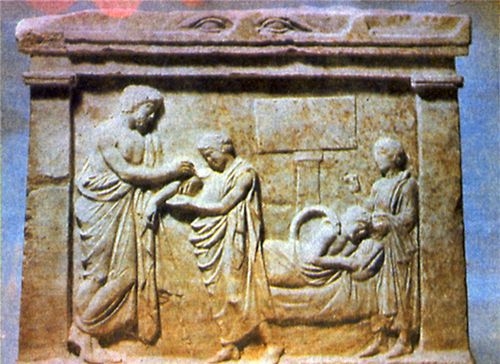 Древнегреческий барельеф с изображением Гигейи и Асклепия
