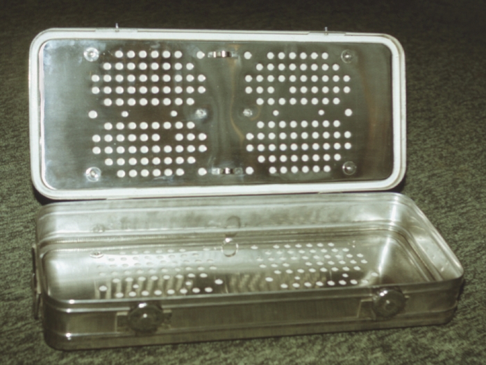 Рис. 4. Коробка стерилизационная прямоугольная с фильтром КСПФ