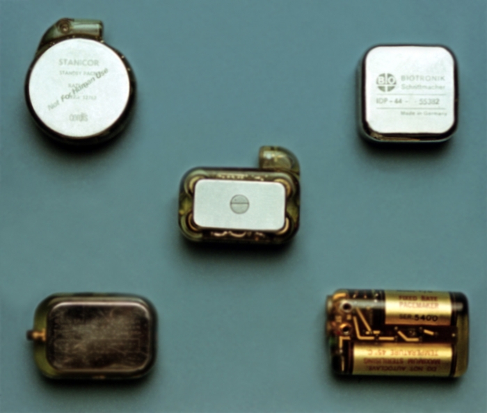 Имплантируемые электрокардиостимуляторы различных моделей