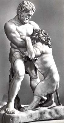 Геракл в борьбе со львом.