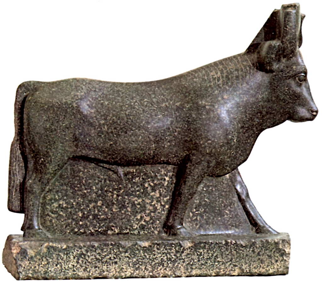Статуя бога Аписа в образе быка.   400–100 гг. до н.э.
