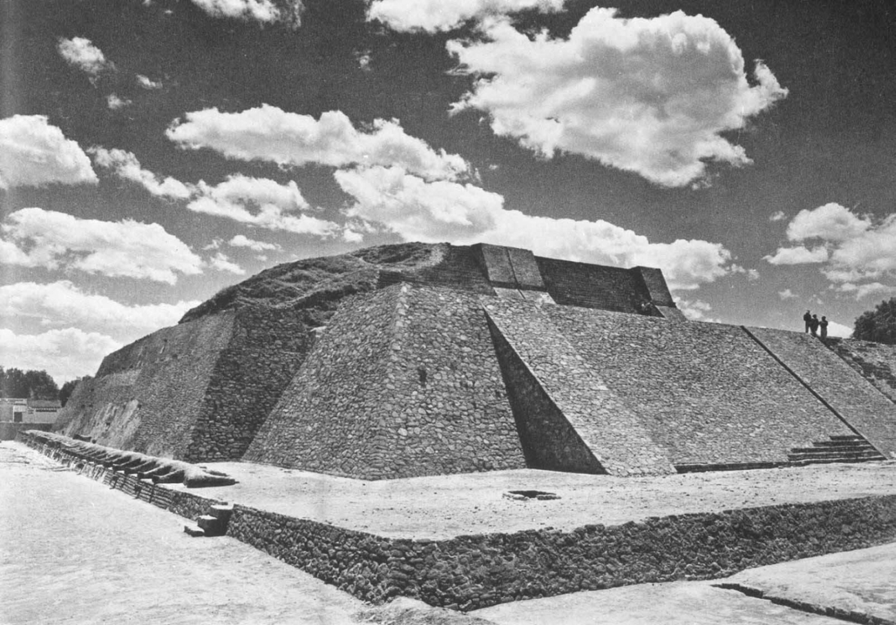 Пирамида в Тенаюке. 14 - начало 16 вв.