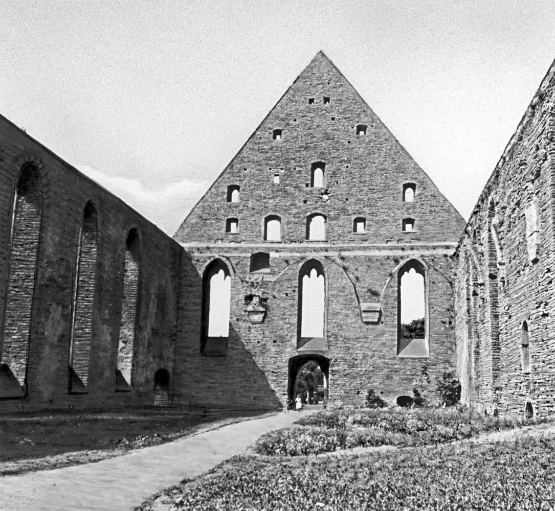 Руины церкви монастыря св. Бригитты (Пирита) в Таллине. 1436. Архитектор Х. Свальбарт.