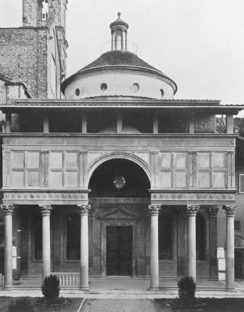 Капелла Пацци во дворе церкви Санта-Кроче во Флоренции. Начата в 1429.