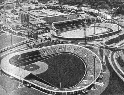 К. Р. Вильянуэва. Университетский городок в Каракасе (1944 - 1957); на первом плане - спортивный комплекс (1950 - 1953).