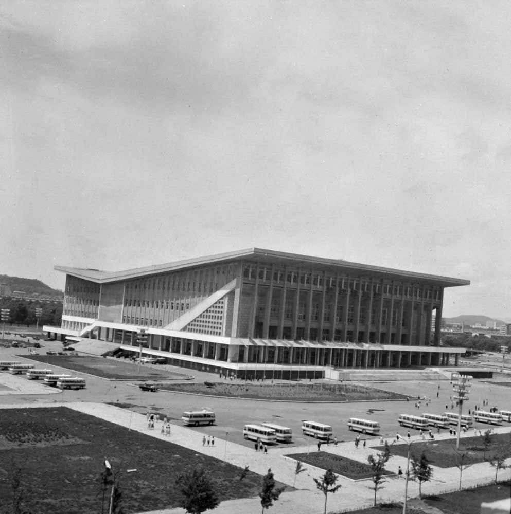 Дворец спорта в Пхеньяне. 1973.