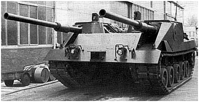         Программа разработки танка «Леопард-3» была прекращена в 1976 г., однако в начале 80-х реанимирована в связи с разработкой концепции «Танк-90». В настоящее время все работы в рамках этой концепции свернуты, поскольку ставка сделана на дальнейшее развитие конструкции танка «Леопард-2». Уместно отметить, что ряд ведущих деятелей немецкого танкостроения в середине 80-х годов, с одной стороны, считали «Леопард-2» лучшим в мире, а с другой – не видели в его конструкции никаких резервов для совершенствования, почему и обратились к отвергнутому проекту безбашенного танка «Леопард-3».
