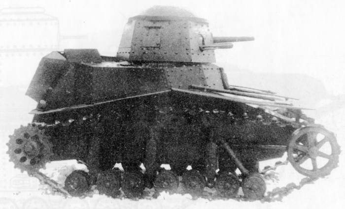         Поскольку моторно-трансмиссионная группа танков, созданных еще в конце 20-х начале 30-х годов, морально и физически износилась, основное внимание при модернизации было обращено на установку в танк нового силового агрегата. В качестве двигатели предложили использовать ГАЗ-М 1 с коробкой передач и радиатором танка Т-38, для установки которого МТО подверглось переделкам. Далее танк, получивший наименование Т18М, был дополнен бортовыми фрикционами, ленивцами (сдвоенными) и ведущей звездочкой от Т-38. Опорные катки использовали частично от Т-27, а гусеницу заузили, чтобы она не цеплялась за корпус.
