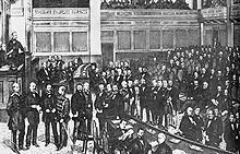 Assemblée de la confédération d'Allemagne du nord, le 24 février 1867 ; Bismarck se tient directement en dessous du bureau du président du parlement.