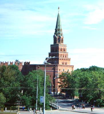 Боровицкая башня Кремля.