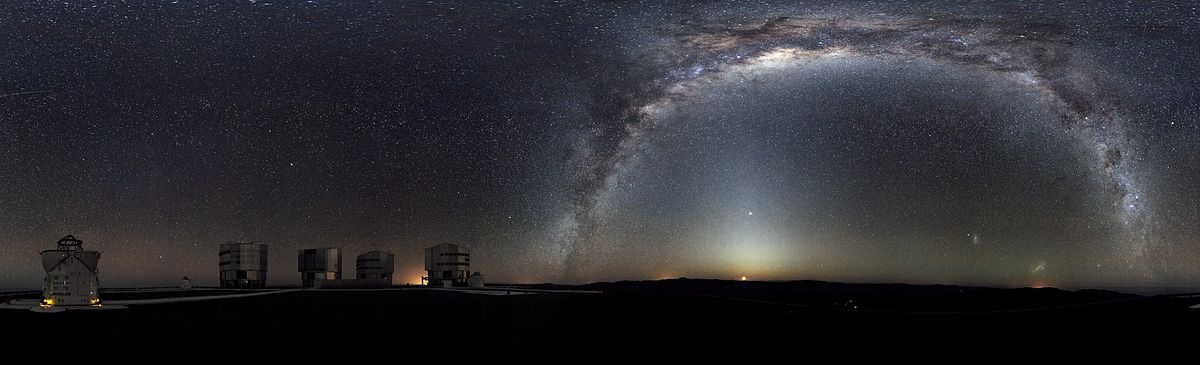 Панорама южного неба, сделанная около обсерватории Параналь, Чили, 2009 год.
