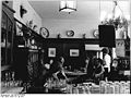 Bundesarchiv Bild 183-P0718-0316, Berlin, Gaststätte "Zur letzten Instanz", Schankraum.jpg