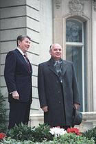 140px Reagan and Gorbachev %281985%29
