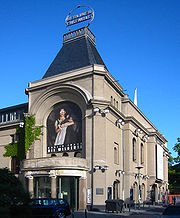 Berlin - Theater am Schiffbauerdamm, 2006.jpg