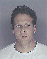 Фото Голливуда из архивов Департамента Шерифа Округа Санты-Барбары, сделанное во время его ареста, 10 марта 2005 года