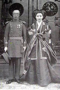 Aisin-Gioro Pǔjié and Lady Hiro Saga 1937 wedding photo.jpg