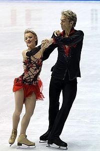 Penny COOMES Nicholas BUCKLAND NHK Trophy 2010.jpg