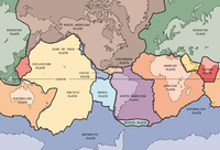 карибы океане в каком. 200px Tectonic plates. карибы океане в каком фото. карибы океане в каком-200px Tectonic plates. картинка карибы океане в каком. картинка 200px Tectonic plates. В истории доколумбова заселения островов Карибского моря выделяют три группы народов. Народы первой группы (палеоиндейцы) пришли на острова в 5000—2000 годах до н. э. из Центральной или Южной Америки. Следующая группа, мигрировавшая в 1000—500 годах до н. э. из Южной Америки на Большие Антильские острова и остров Тринидад, создала месоиндейскую или сибонейскую культуру. Третьей группой народов, которые появились в регионе, были таино, пришедшие в 300 году до н. э. из Южной Америки на остров Тринидад и оттуда заселившие Малые и Большие Антильские острова, а затем карибы, мигрировавшие после 1000 года н. э. из района дельты Ориноко и вытеснившие аравакоговорящих индейцев с Тринидада и Малых Антильских островов.