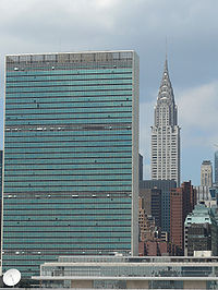 200px United Natuions and Chrysler Building 2